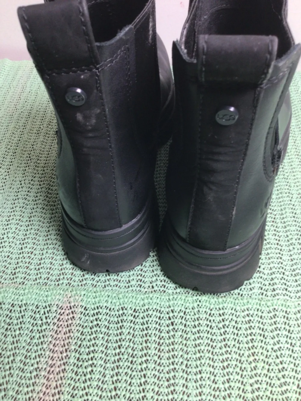 Ugg  leather slip on ankle boots Textile lining with stretch elastic   SZ 7
